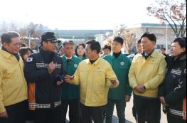 경기도, 폭설 피해에 301.5억 긴급 지원‥ 김동연 경기도지사 “위험지역 순찰 활동 강화” 추가 지시 기사 이미지